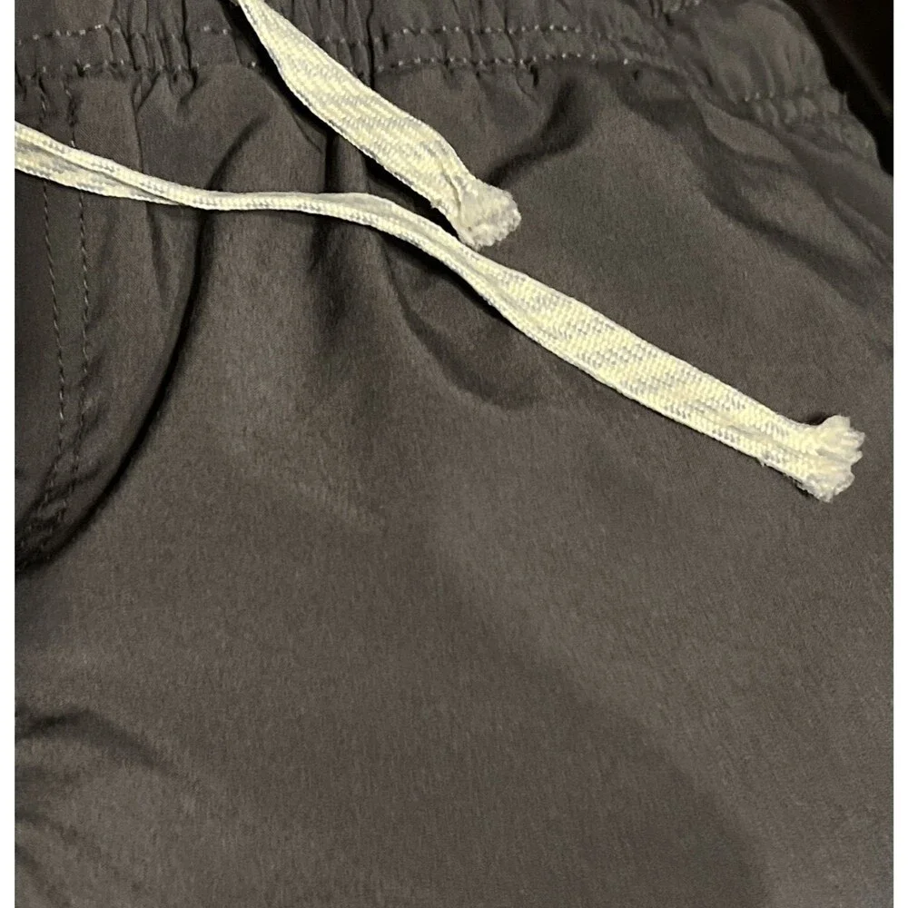 Vuori Mens Shorts Lined 6” Small 31